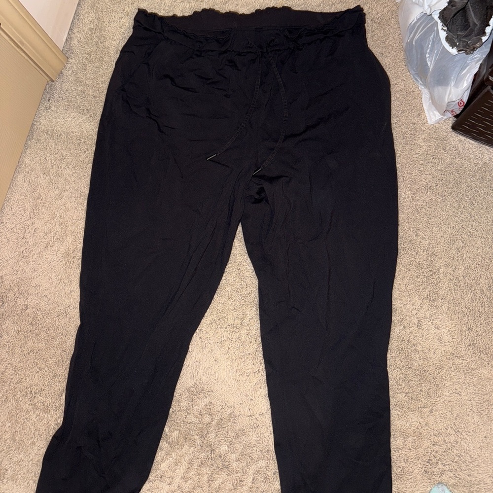 Women’s Lululemon Straight Leg Pants